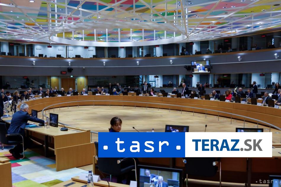 Ministri clenskych statov EU prijali 18 balik sankcii proti Rusku