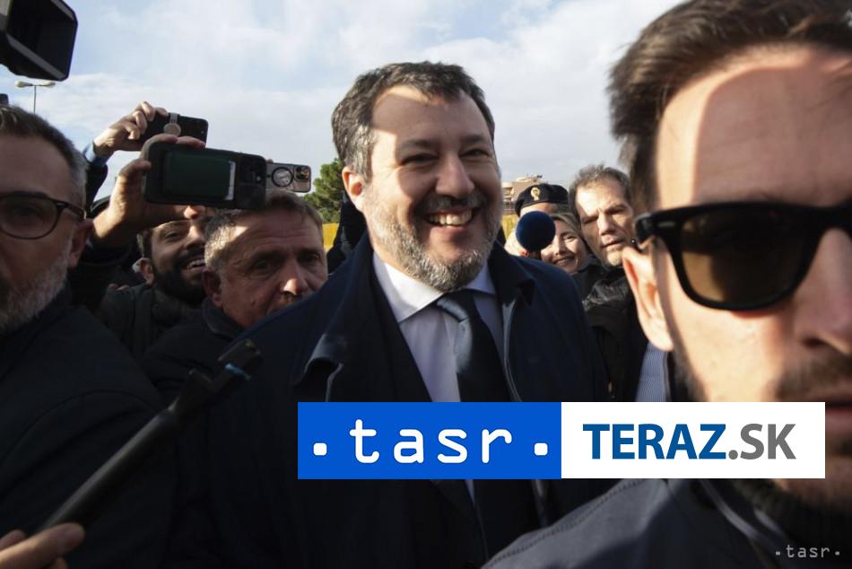 Vicepremier Salvini sa znovu postavi pred sud pre lode s migrantmi
