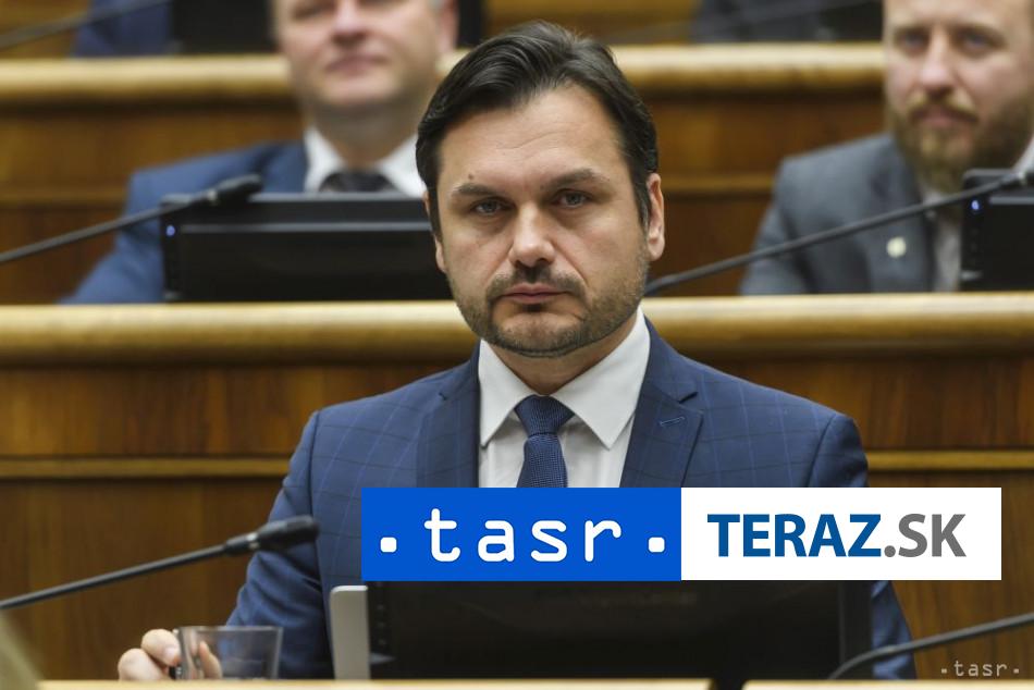 KDH ziada o zverejnenie analyzy na zrusenie tendra na zachranky