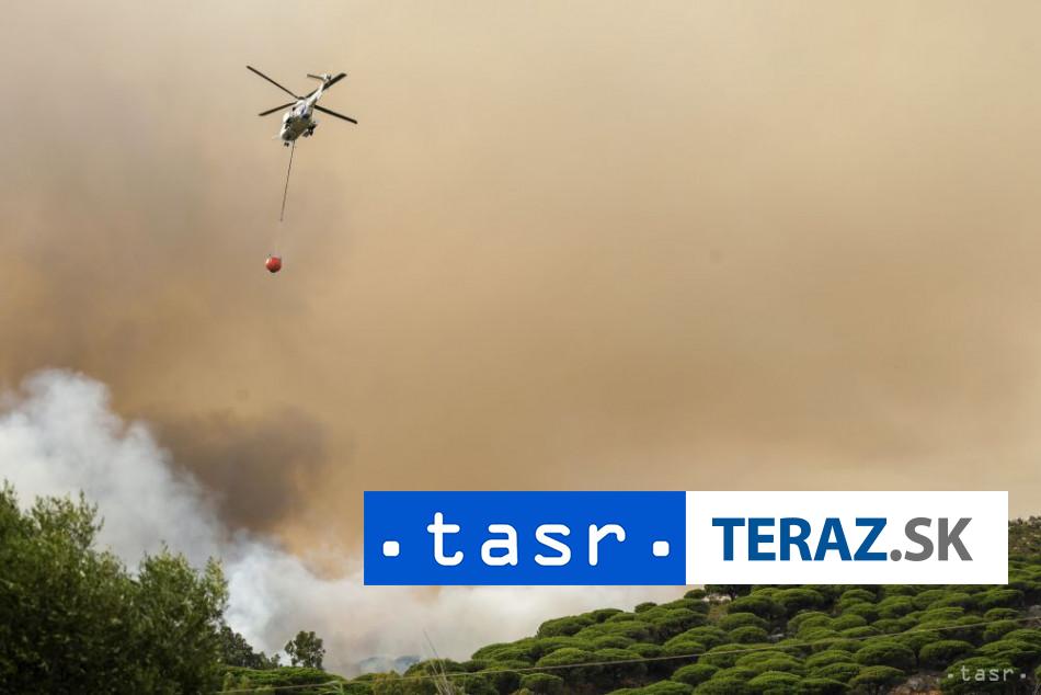 Pred lesnymi poziarmi v Spanielsku evakuovali viac ako 1000 ludi