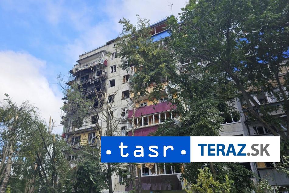 Ukrajina zautocila v Rusku zasiahla rafineriu a dom