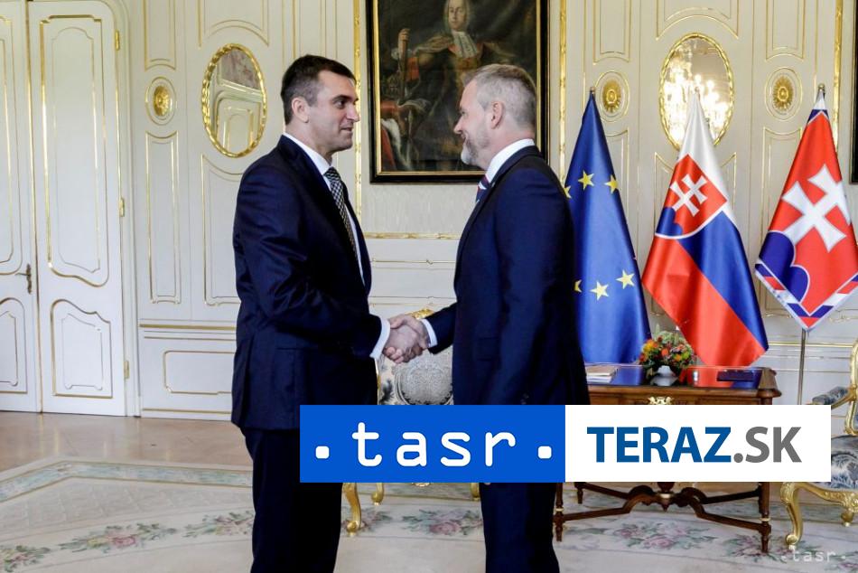 Prezident odporuca vlade urgentne riesit spravu SAV k vakcinam