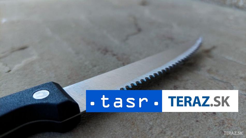 UTOK NOZOM V SKOLE Ziak v Essene bodol ucitelku