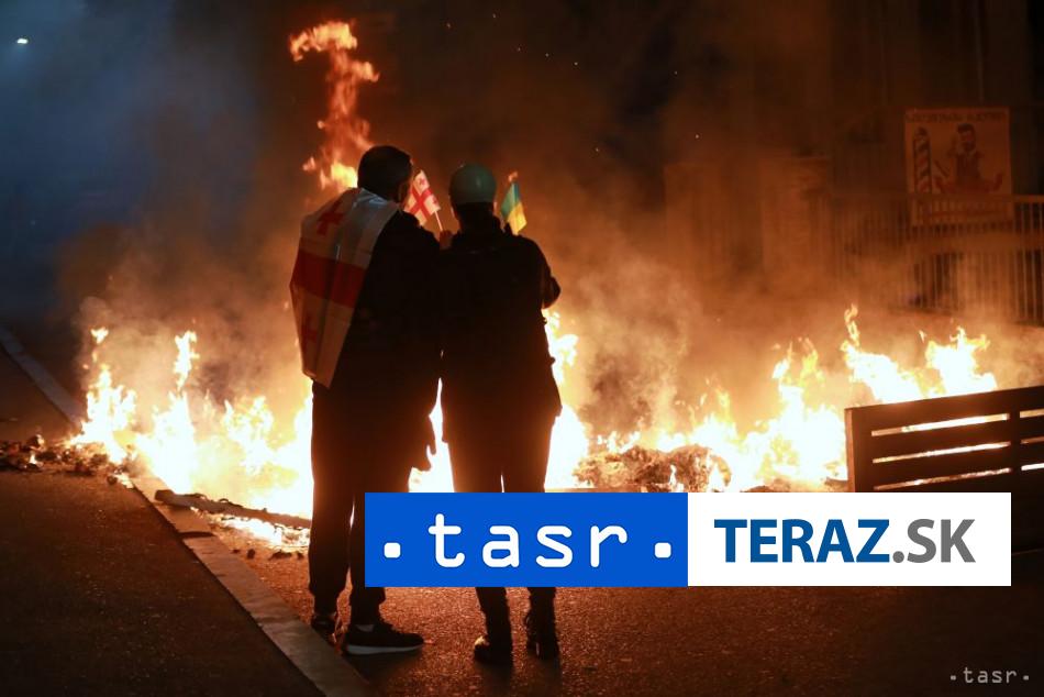 Gruzinska policia rozohnala protest pred palaacom prezidenta