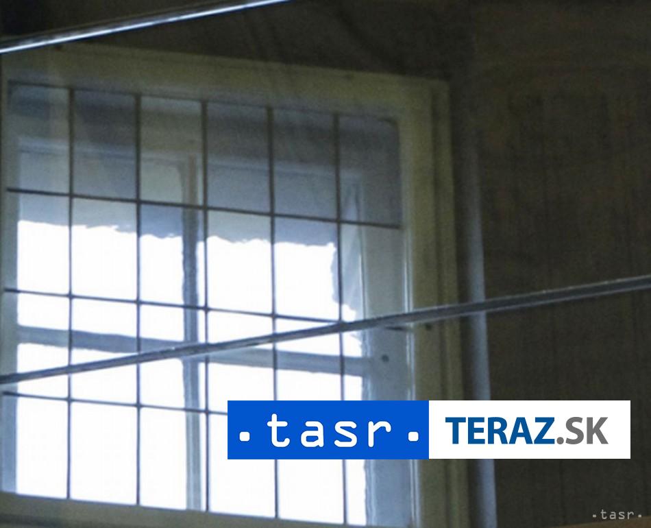 Dvaja muzi usli z vazenia cez postelnu bielizen