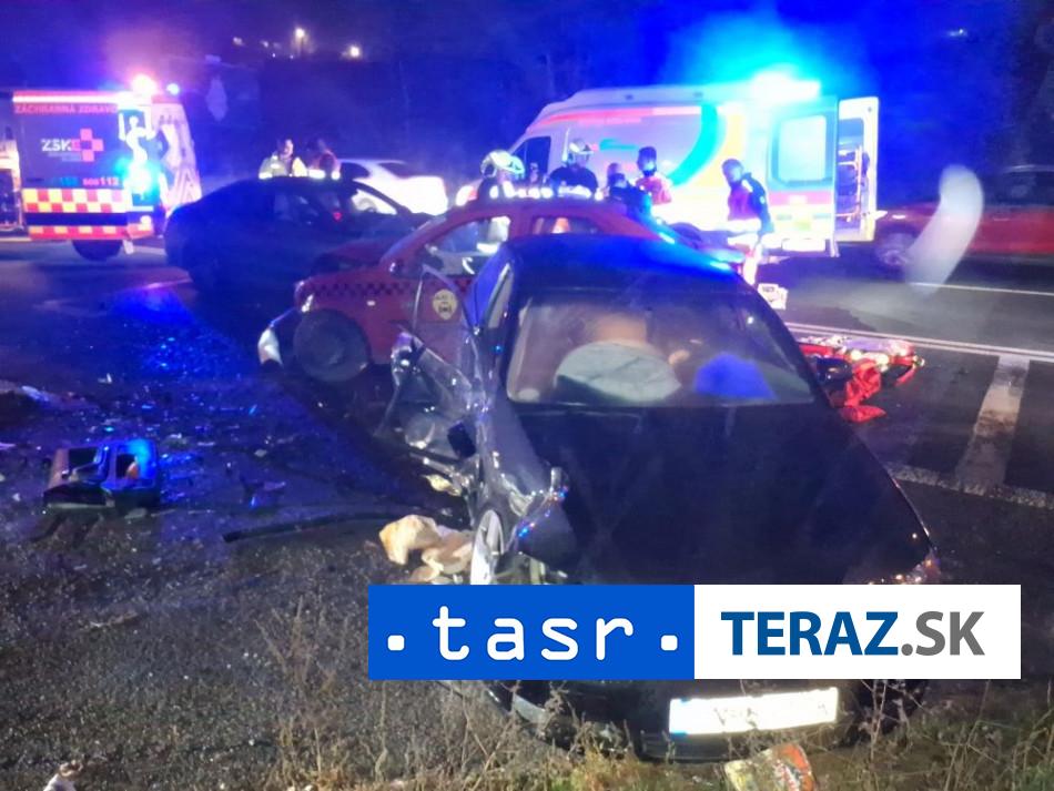 Vazna nehoda v Kosiciach Zrazka troch aut viacero zranenych