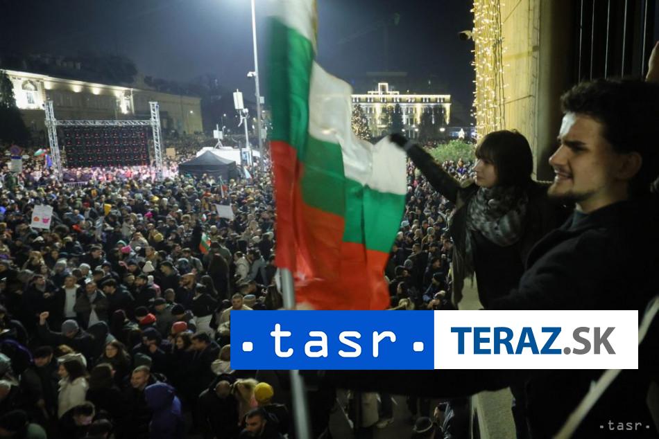 Bulharska vlada odstupuje v reakcii na protesty