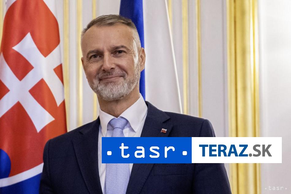 Rasi Poslanecky klub Hlas SD podporuje predsedu strany Sutaja Estoka