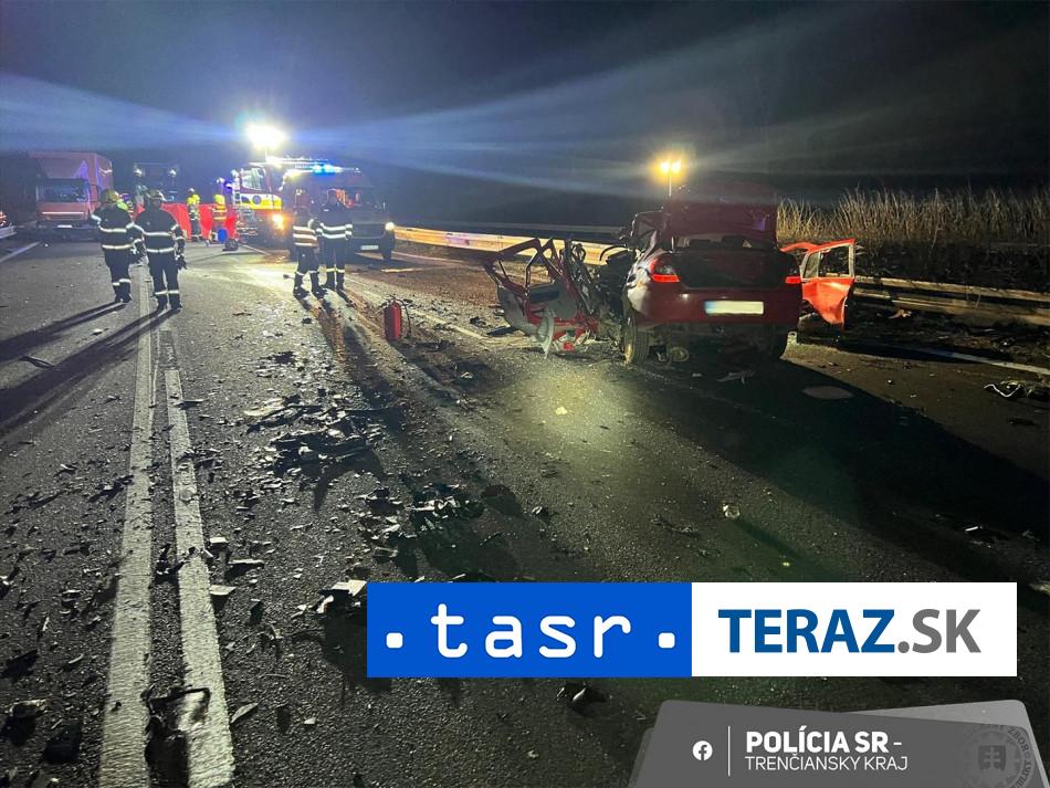 TRAGICKA NEHODA NA D1 Po zrazke s kamionom hlasia dve obete