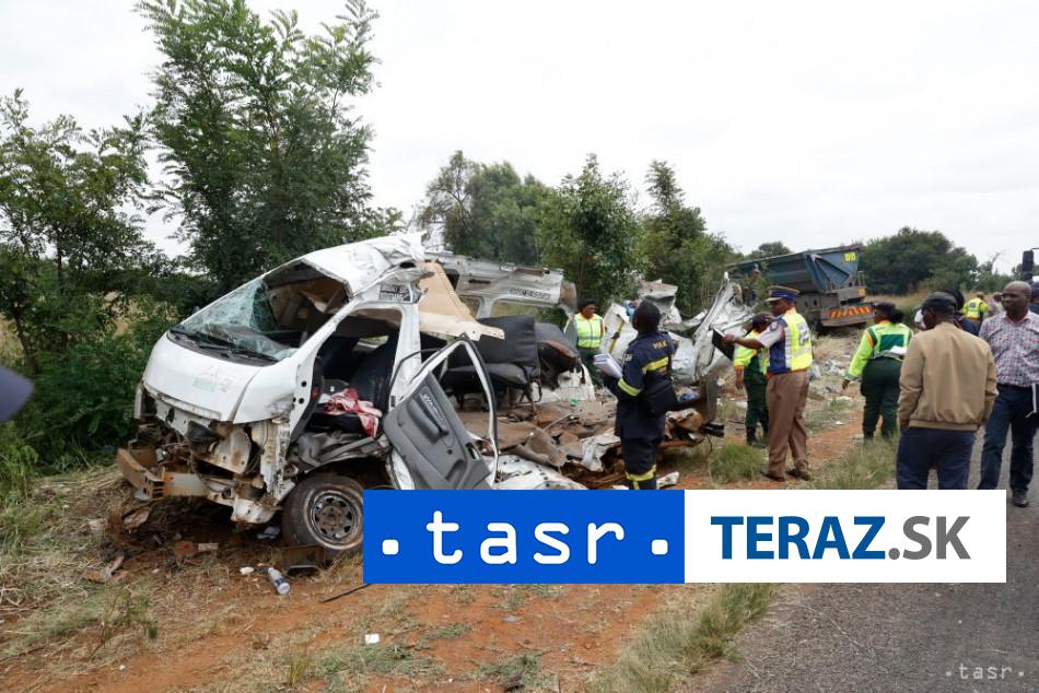OBROVSKA TRAGEDIA Pri dopravnej nehode zahynulo najmenej 13 skolakov