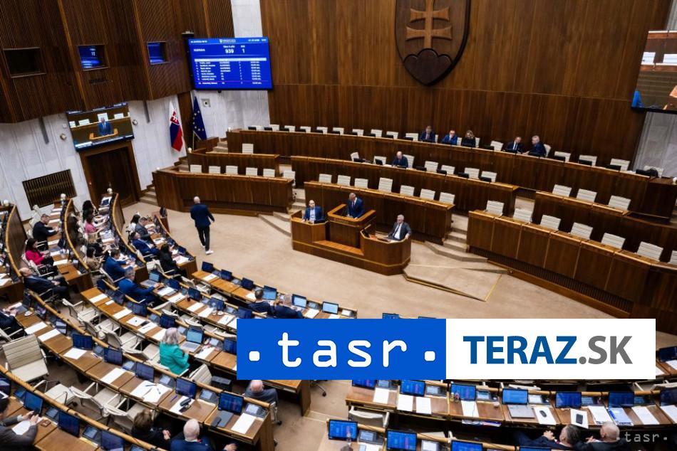 Poslanci ukoncili rokovanie preberali zmenu rokovacieho poriadku