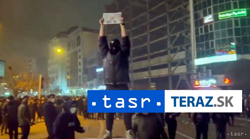 V Irane demonstrantom hrozi podla prokuratora smrt