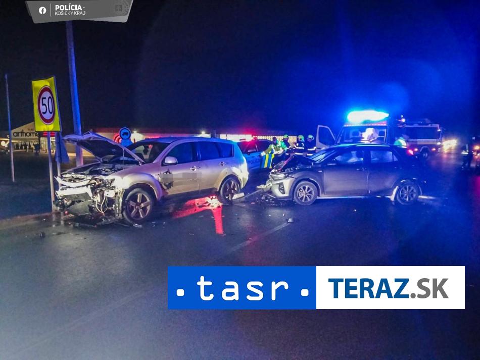 VAZNA NEHODA Pri Kosiciach sa zrazili tri auta