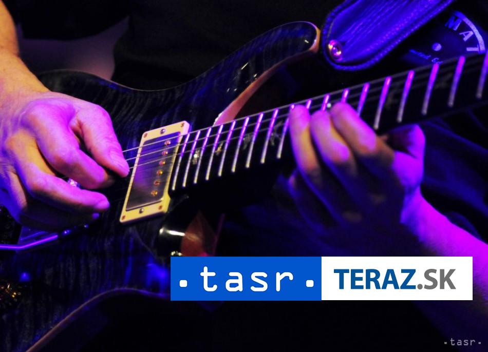 Charizmaticky muzikant David Gilmour oslavi 80 narodeniny