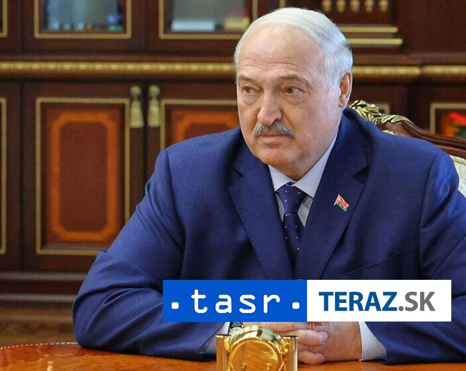 Lukasenko pricestoval do Severnej Korey na pozvanie Kim Cong una