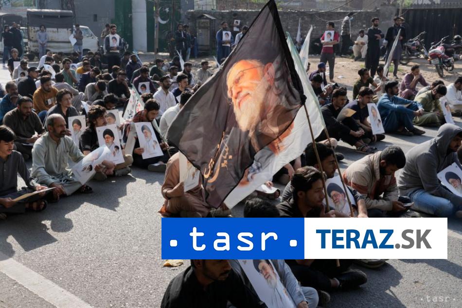 Pri utokoch udajne zahynuli clenovia rodiny ajatollaha Chameneho