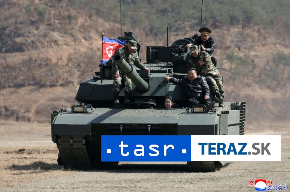 Vodca Kim Cong un a jeho dcera Cchu e sa previezli na novom tanku