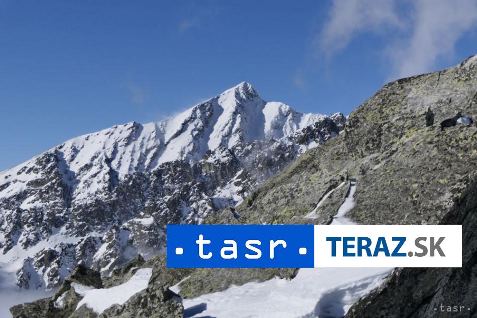 ZOMREL 42 ROCNY TURISTA POD CHATOU KOSODREVINA UPADOL DO BEZVEDOMIA