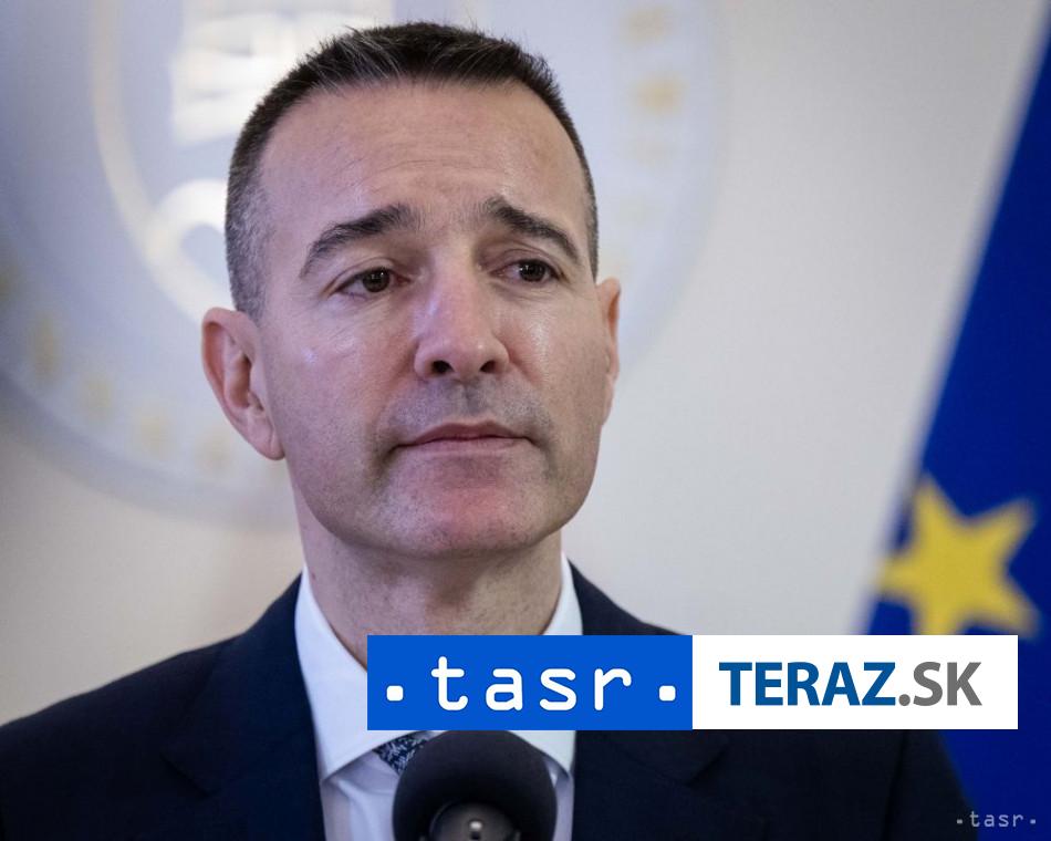 Drucker oznamil plan na zvysenie kompenzacnych prispevkov pre ucitelov