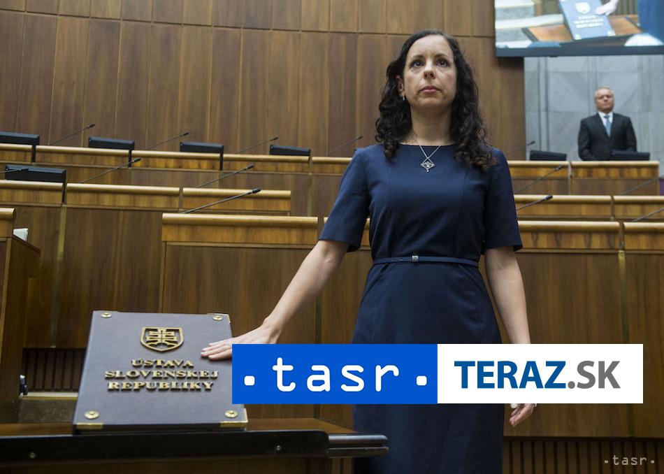 PS a demokrati kritizuju Druckera za ePrihlasok