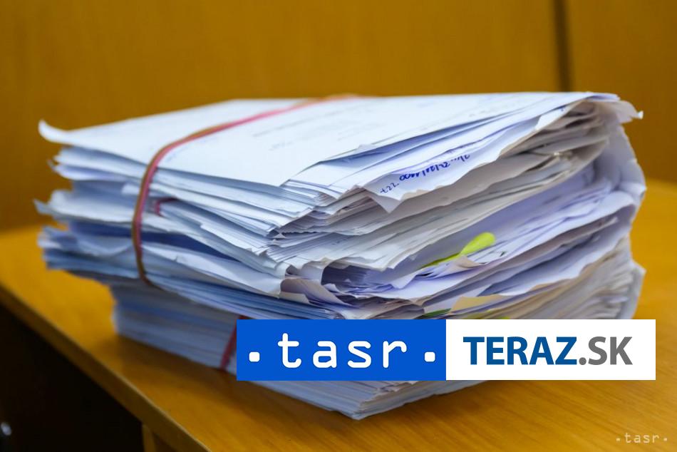 Podpalovali sanitky zidovskej organizacie Obvinili trojicu muzov