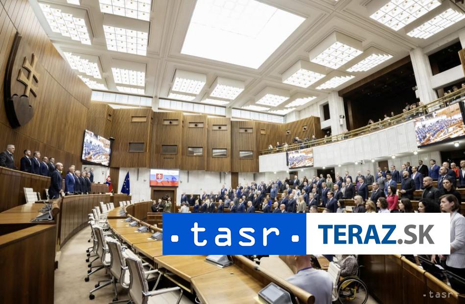 Poslanci po schvaleni navrhoc ukoncili rokovanie