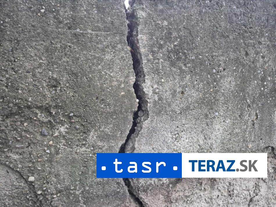 ZEMETRASENIE V TURECKU Otrasy s magnitudou 5 2 hlasene