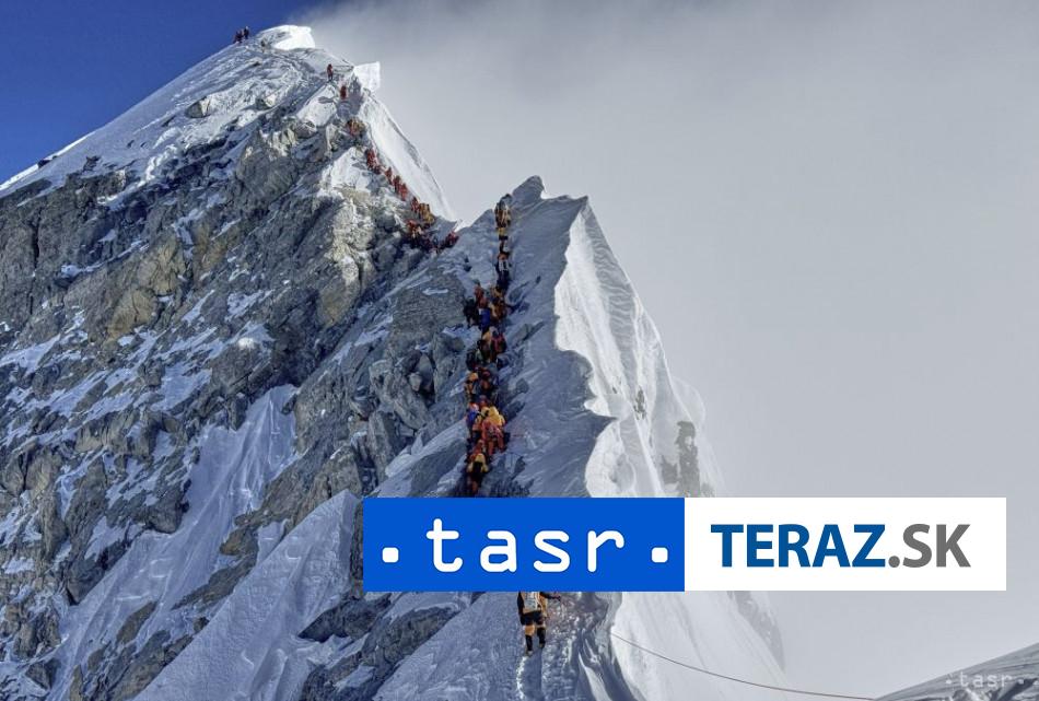 Brit Cool vystupil na Mount Everest po jubilejny dvadsiatykrat