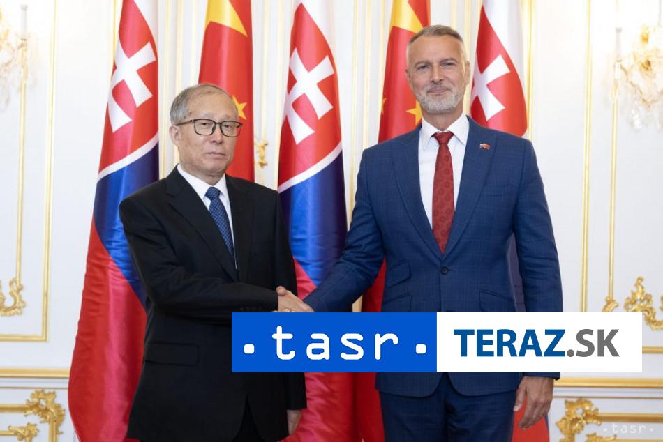 R Rasi sa stretol s Li Chungcungom najma na temu bilateralky spoluprace