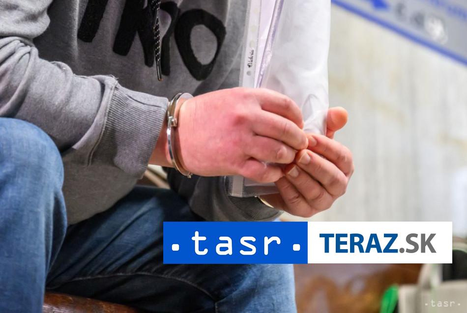 RAZIA V NABOZENSKEJ KOMUNITE Zadrzali sest osob