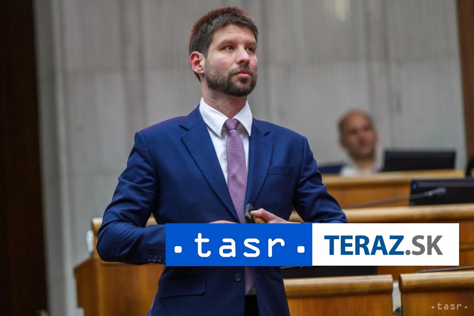prieskum volby v maji by vyhralo ps nasleduje smer sd a republika