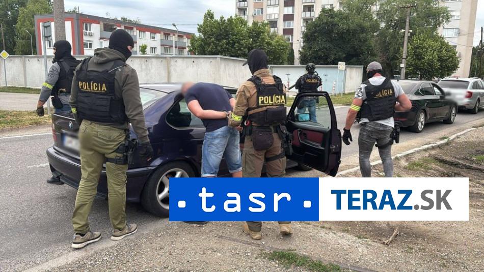 AKCIA KURIÉR: Štyria ľudia boli obvinení z drogovej činnosti 2 AKCIA KURIER Styri ludia boli obvineni z drogovej cinnosti