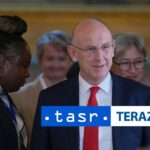 Britsky minister obrany Healey podal demisiu kvoli sporom o vydavky