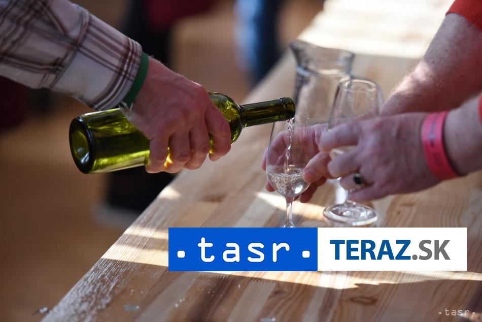 Ludi by sa mali pocas horucav vyhybat tazkym jedlam a alkoholu