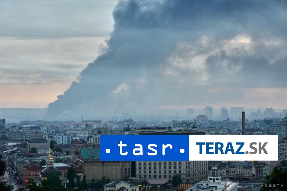 Masívny ruský útok na Ukrajinu si vyžiadal 9 obetí, v Rusku hlásia 3 mŕtvych. 4 Masivny rusky utok na Ukrajinu si vyziadal 9 obeti v Rusku hlasia 3 mrtvych