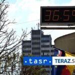 Michalovce pocas horucav osviezuje vodna hmla kropenie a vodny bar