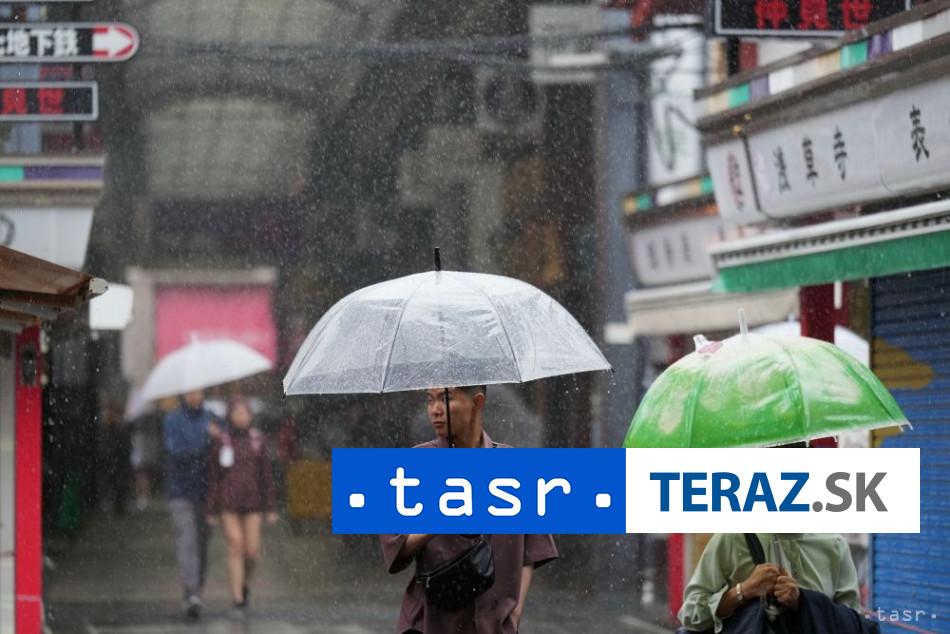 RIZIKO ZAPLAV v Tokiu Tropicka burka zasiahla japonske pobrezie