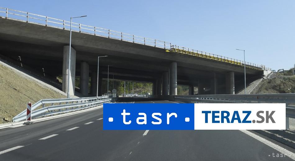 TRAGEDIA NA DIAVNICI Osem ludi zahynulo pri zrazke dvoch vozidiel