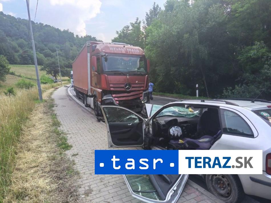 ZRAZILI SA S KAMIONOM V Giraltovciach Vyhasli DVA Ludske Zivoty