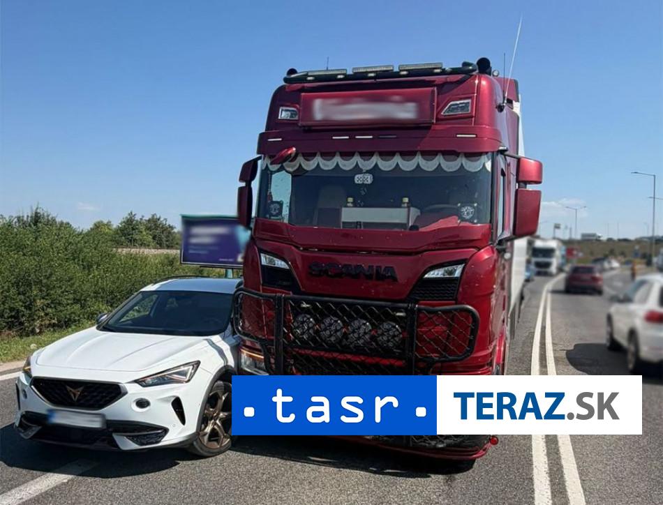 nehoda v trencine doprava v meste je obmedzena