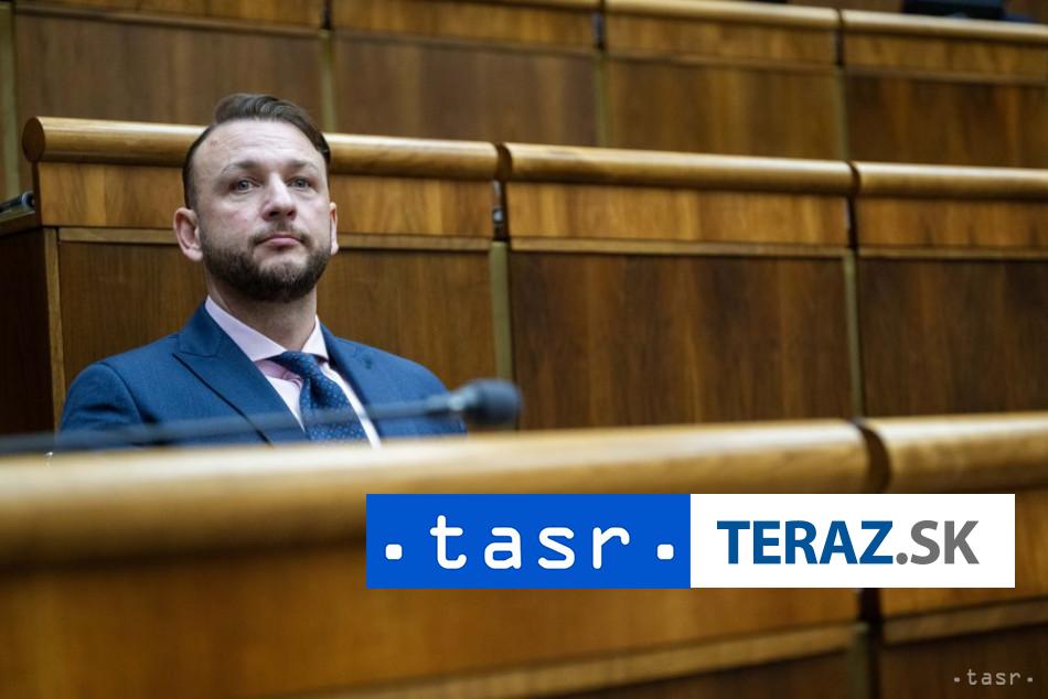 utaj Estok oznail referendum za nespech