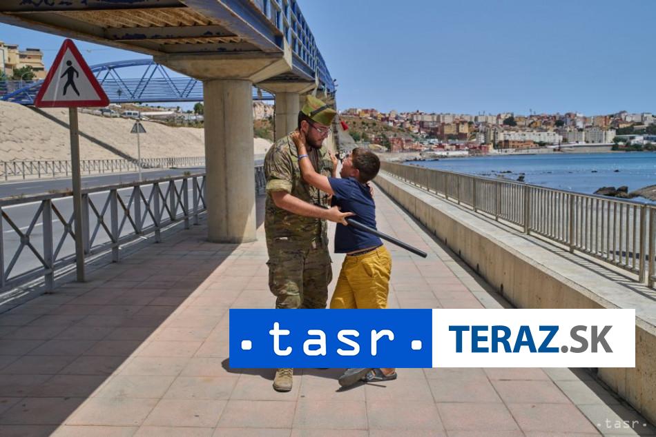 CEUTA VOLA O POMOC Zostali tam stovky deti