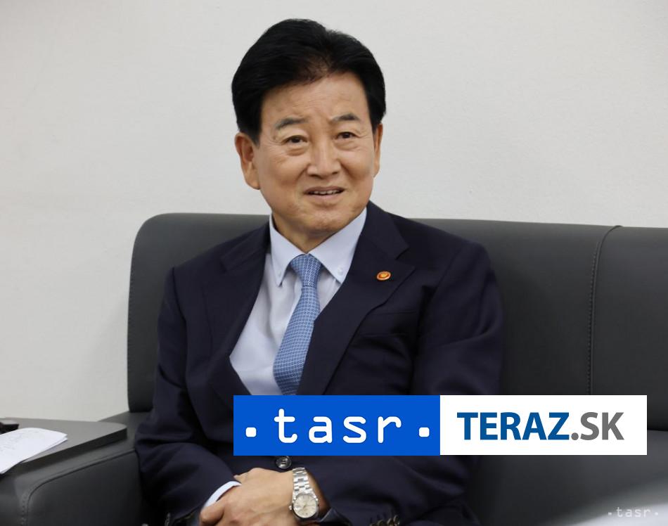 Juhokorejsky prezident vyzval na rokovania s KLDR o mierovej dohode