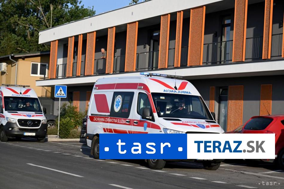 Na kúpalisku Diakovce unikla látka, osem ľudí skončilo v nemocnici. 2 Na kupalisku Diakovce unikla latka osem ludi skoncilo v nemocnici