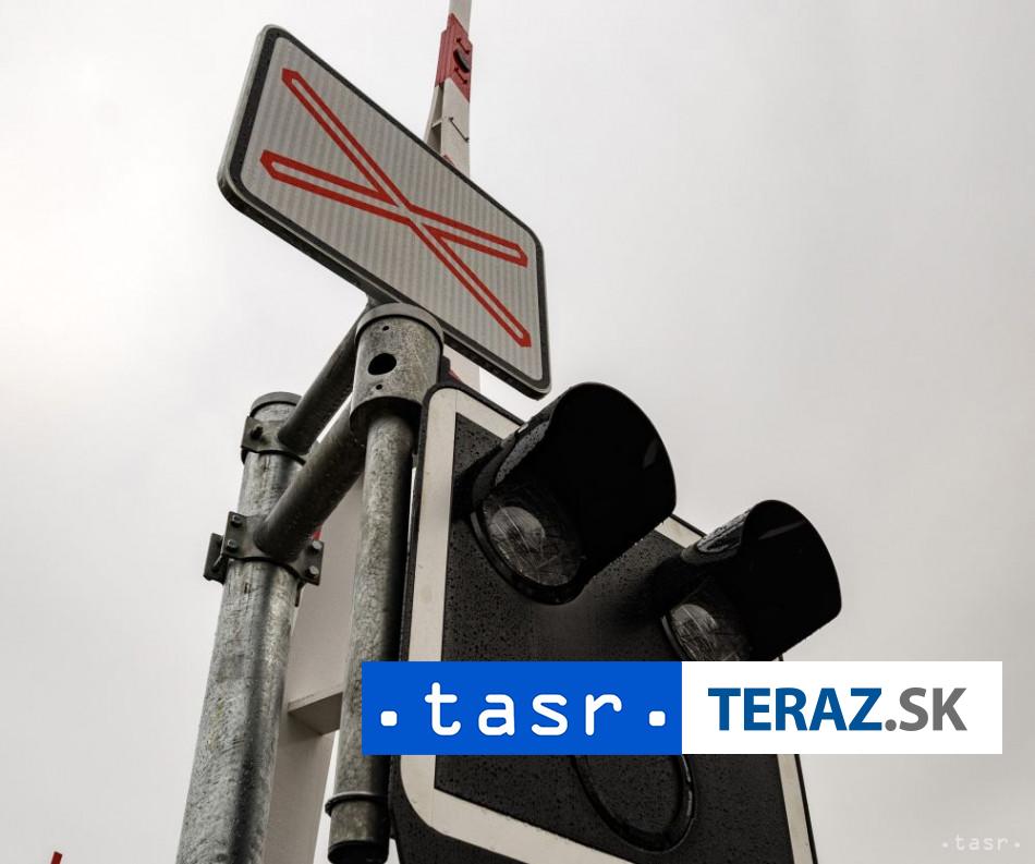 Policajti počas akcie na železnici v Lipanoch odhalili 13 priestupkov. 4 Policajti poas akcie na zelznici v Lipanoch odhalili 13 priestupkov