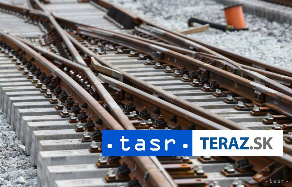 TRAGEDIA NA STANICI STYRIA zamestnanci prisli o zivot po zrazke s vlakom