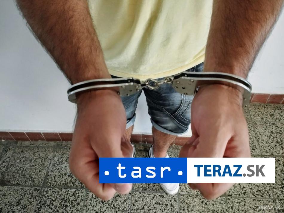 Zadržali podozrivého v súvislosti s úmrtím ženy v Starej Ľubovni. 2 Zadrzali podozriveho v svislosti s umrtim zeny v Starej Lubovni